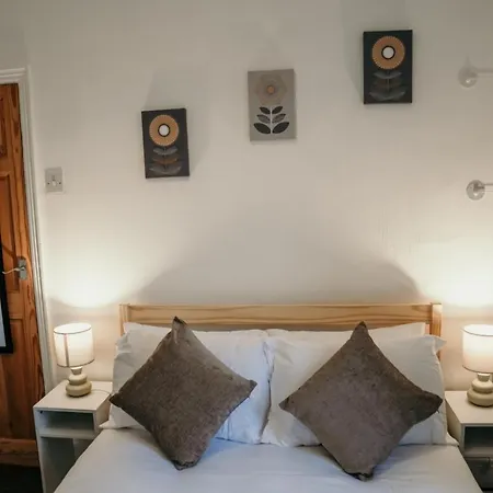 63 Westmorland St By Prestige Sa *